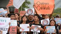 Sejumlah Warga Filipina Protes terhadap RUU Tahanan Anak (AFP Photo)