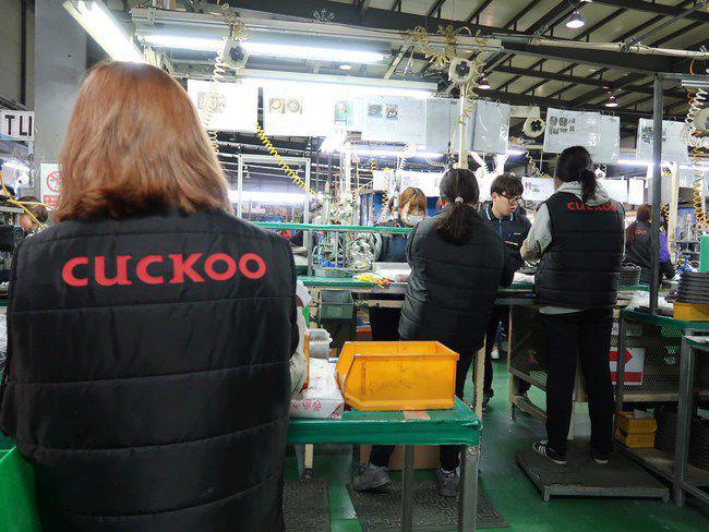 Pabrik multicooker Cuckoo di Busan, Korea Selatan &copy;vemale.com