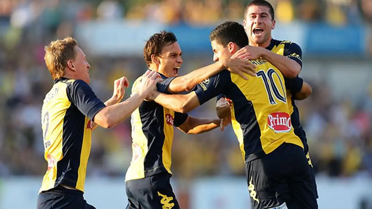 central-coast-mariners-130920b.jpg