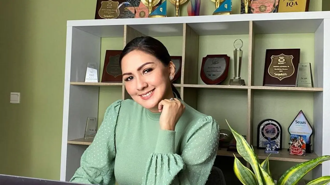 Rumah Donna Agnesia dan Darius Sinathrya