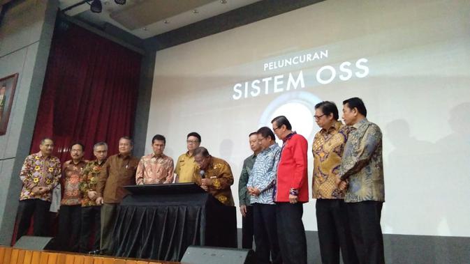 Menteri Koordinator bidang Perekonomian, Darmin Nasution resmi meluncurkan sistem perizinan terintegrasi secara elektronik (online single submission/OSS) di Jakarta. Foto: Merdeka.com/Anggun P Situmorang.