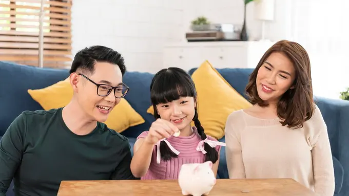 Perlukah Orang Tua Terbuka soal Keuangan ke Anak? Simak Pro dan Kontranya - 5