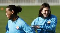 Lionel Messi dan Ronaldinho (totalbarca.com)