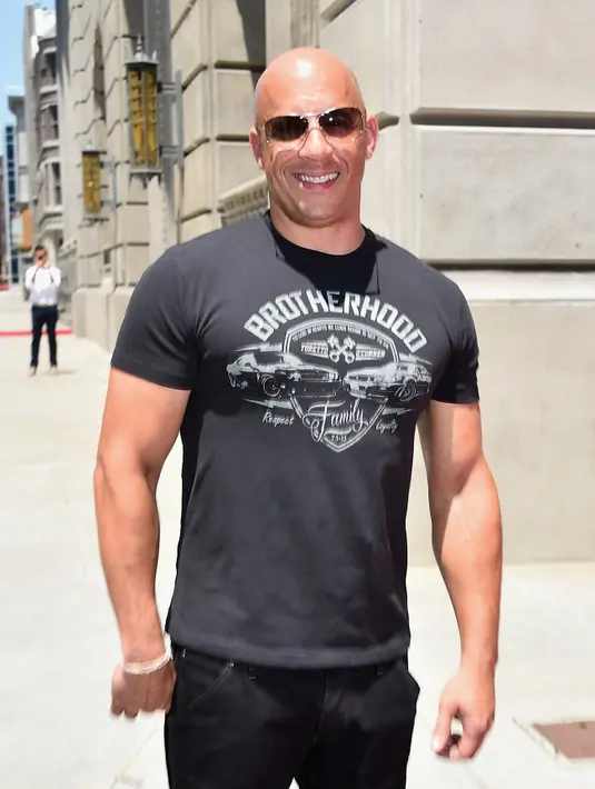 Dalam perjalanannya memburu hantu, Kaulder  (Vin Diesel) ditemani oleh penyihir cantik dari New York di abad ke-21.  (AFP/Bintang.com)