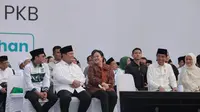 Menteri Pertahanan Prabowo Subianto duduk di deretan Presiden Jokowi
