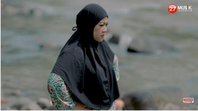 6 Potret Puput Eks Istri Doddy Sudrajat Jadi Bintang Video Klip, Banjir Dukungan