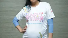 Aktris multitalenta Asri Welas kini sedang mengandung buah hatinya yang ketiga. Asri diprediksi akan melahirkan pada Mei 2019 mendatang. Meski begitu, Asri nampak aktif di segala aktivitasnya (Kapanlagi/Nurwahyunan)
