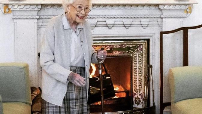 Sebelum wafat,  Ratu Elizabeth Kenakan Rok Motif Tartan yang Dibuat Khusus Tahun 1853, @theroyalfamily