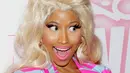 Nicki Minaj pun tampil konyol saat berada di Viva Glam Campaign Launch Party pada tahun 2012 lalu. (MARION CURTIS/STARPIX/REX/SHUTTE/HollywoodLife)