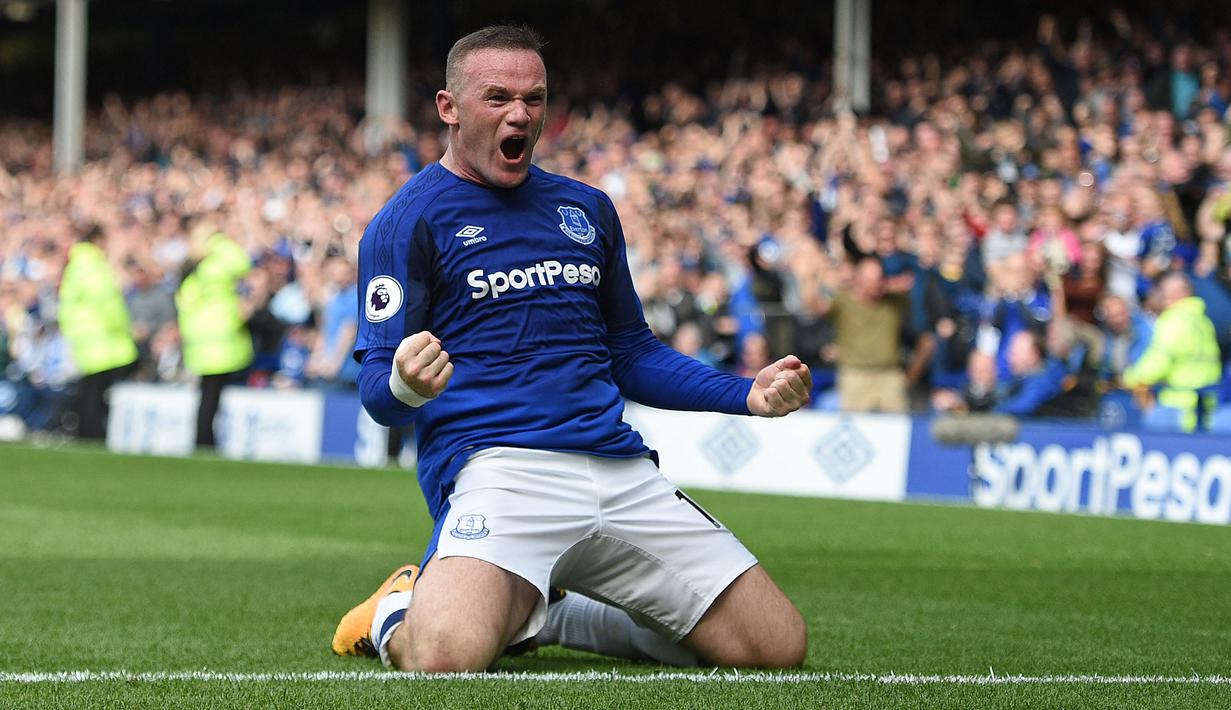 Wayne Rooney merupakan pemain yang memulai karier di Everton sebelum menjadi penyerang andalan Manchester United. Ia kembali ke skuat The Toffes setelah 13 musim bersama Setan Merah dan mampu mencetak gol di laga pertamanya kala menghadapi Stoke City. (Foto: AFP/Oli Scarff)
