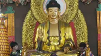 Ritual Cuci Rupang Jelang Imlek di Surabaya