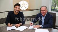 Mats Hummels meneken kontrak berdurasi lima tahun di Bayern Munchen. (dok. FC Bayern)
