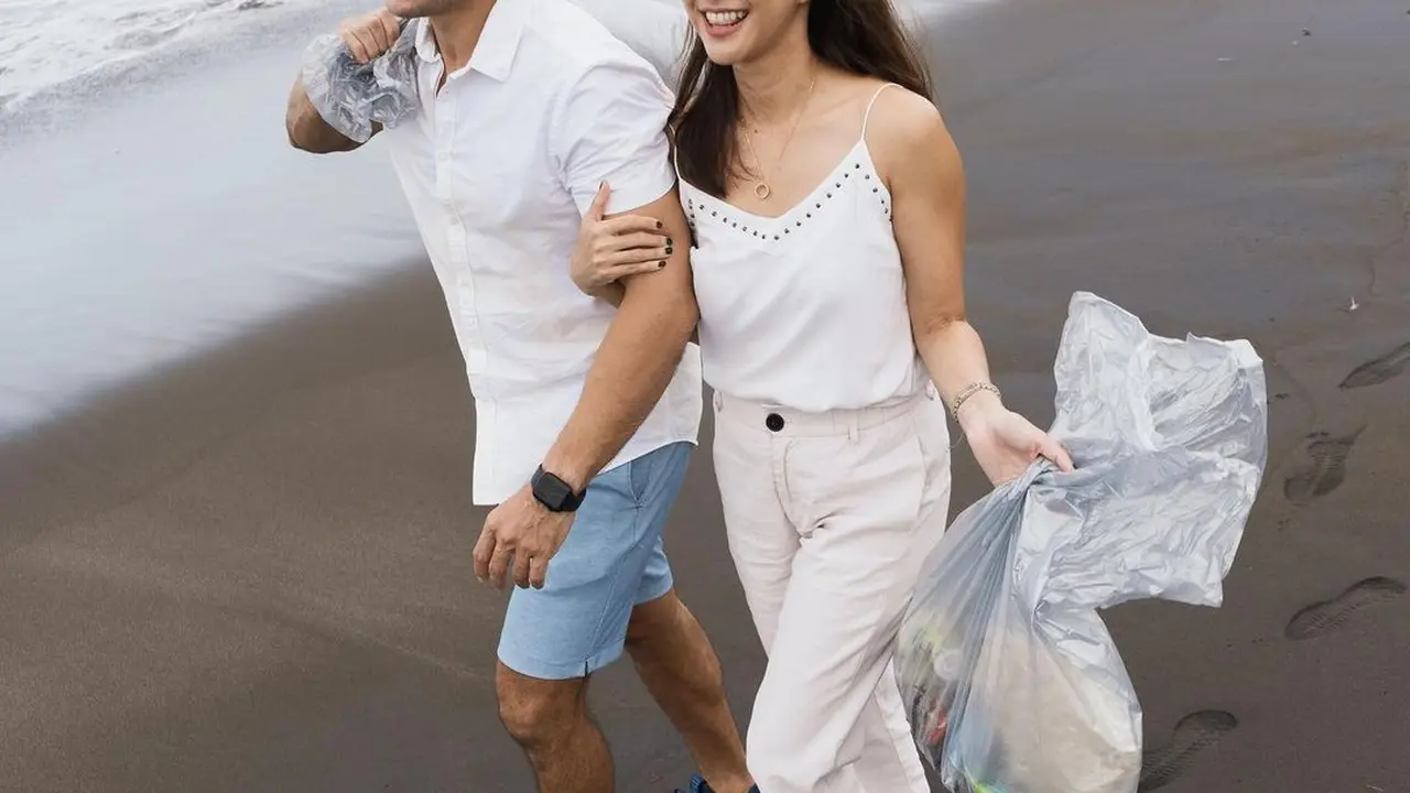 Bak Pengantin Baru, Ini 7 Potret Nana Mirdad dan Andrew White yang Selalu Mesra