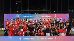 Kesuksesan pasukan Indra Sjafri mengakhiri puasa emas sepak bola putra SEA Games sejak 1991. (Nhac NGUYEN/AFP)