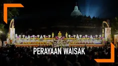 Ribuan umat Buddha dari berbagai daerah di Indonesia mengikuti detik-detik Waisak 2563 BE/2019 di pelataran Candi Borobudur Kabupaten Magelang, Jawa Tengah.