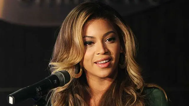 beyonce-131228b.jpg