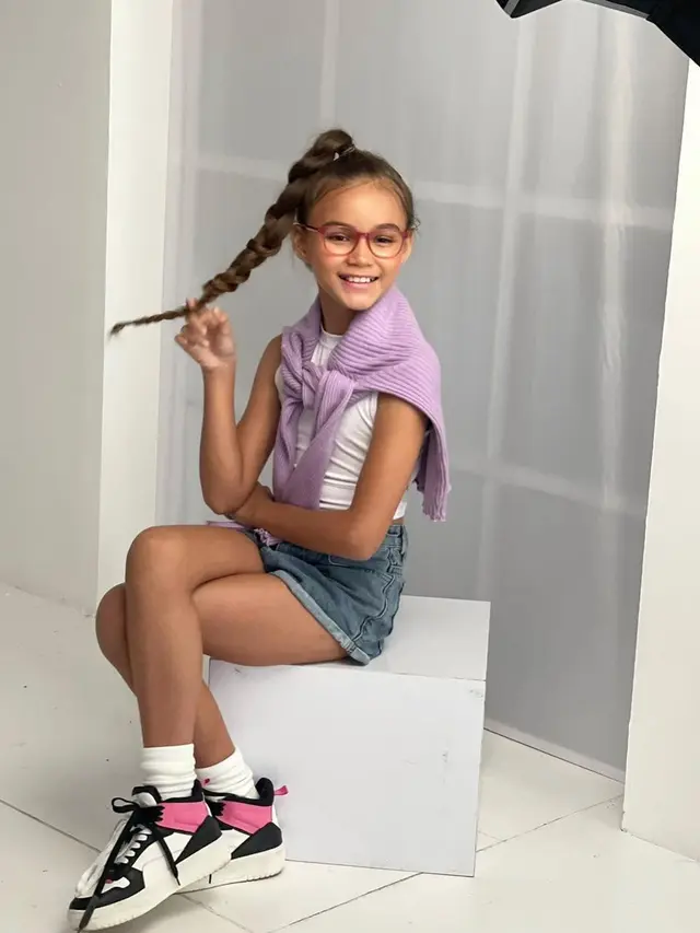 Anak Melaney Ricardo, Chloe Lynch