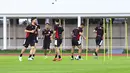 Para pemain Timnas Indonesia saat sesi latihan di Stadion Madya, Gelora Bung Karno, Jakarta, Sabtu (22/3/2025).