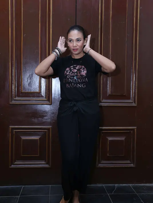 "Tugas utama saya sekarang kan sebagai ibu rumah tangga," tandas saat ditemui di kawasan Monas, Jakarta Pusat, Selasa (15/11/2016). (Nurwahyunan/Bintang.com)