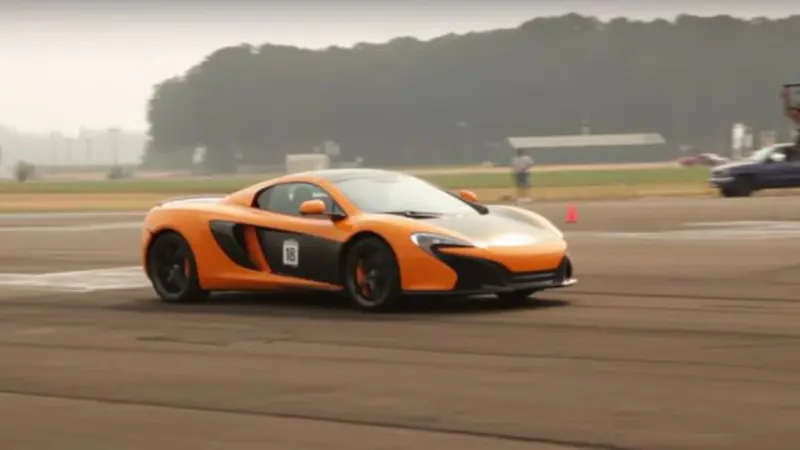 Aksi Bocah SD Geber McLaren 650S Bikin Takjub