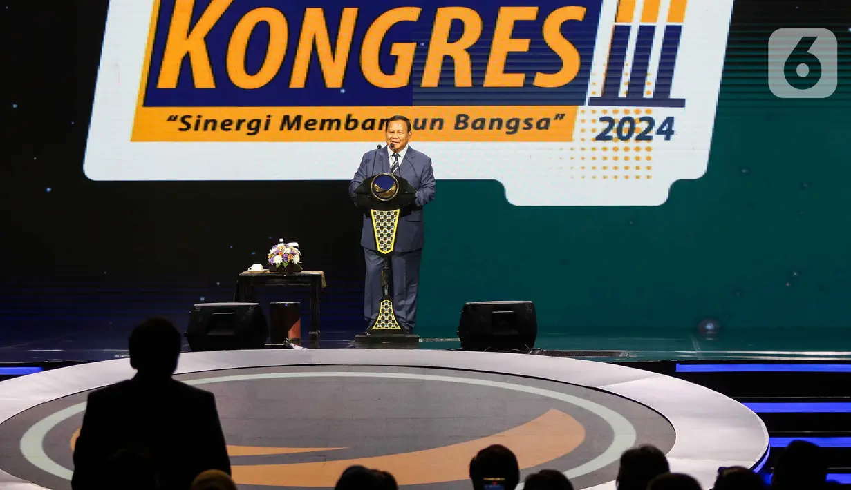 Di panggung utama, ribuan kader Nasdem menyambut riuh gegap gempita kedatangan Prabowo. (Liputan6.com/Herman Zakharia)