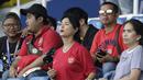 Bintang film asal Jepang, Maria Ozawa, memberikan dukungan untuk Timnas Indonesia U-22 saat melawan Thailand pada SEA Games 2019 di Stadion Rizal Memorial, Manila, Selasa (26/11). Indonesia menang 2-0 atas Thailand. (Bola.com/M Iqbal Ichsan)