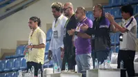 Abel Xavier (dua dari kiri) dan Walter Zenga hadir langsung pada laga Persita Tangerang Vs Persija Jakarta dalam lanjutan BRI Liga 1 2022/2023, Selasa (28/3/2023) malam WIB.