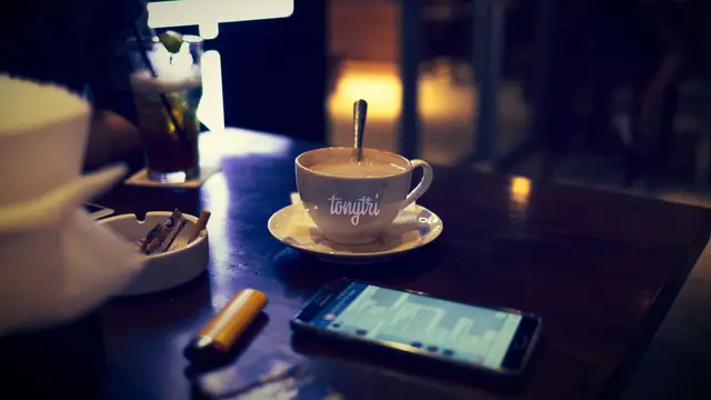 Ilustrasi Kopi dan Rokok