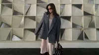 Kasual hingga Formal, 6 Inspirasi Padu Padan Outfit Ala Eva Celia yang Keren Abis