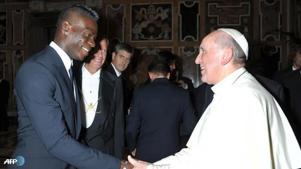 balotelli-paus-130815b.jpg
