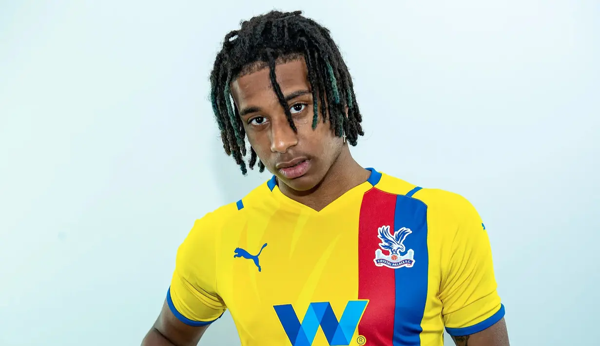 Michael Olise. Gelandang serang Crystal Palace berusia 19 tahun ini didatangkan dari Reading awal musim ini. Musim lalu ia tampil dalam 46 laga bersama Reading di semua kompetisi dan mampu mencetak 7 gol. (Foto: premierleague.com)