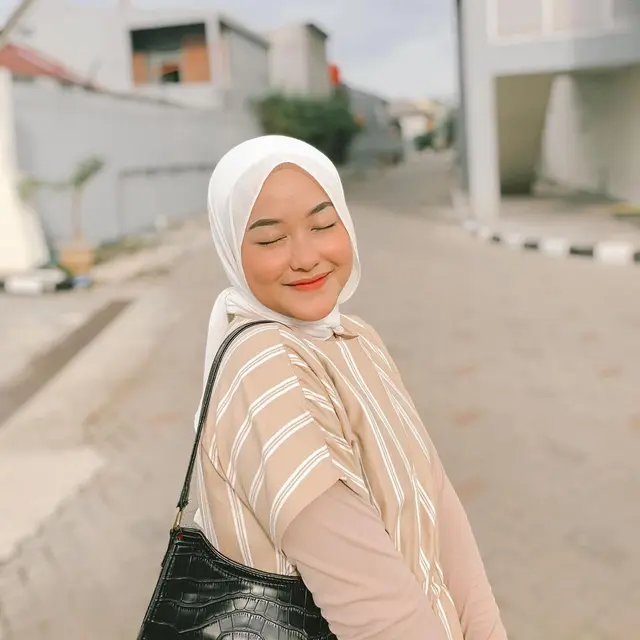 6 Potret Sahara Wanita yang Disebut Mirip Salshabilla Adriani, Bak Pinang Dibelah Dua