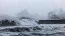 Topan Kong-rey diprediksi membawa hujan lebat dan angin kencang ke sejumlah wilayah di Taiwan. (I-Hwa CHENG/AFP)