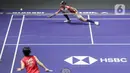Bermain di hadapan pendukung sendiri, Putri Kusuma Wardani harus mengakui ketangguhan tunggal putri Jepang, Akane Yamaguchi. (Liputan6.com/Herman Zakharia)