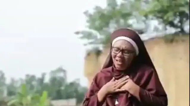 Biarawati Alexa Yonsion terinspirasi membuat lagu untuk mengenang hilangnya ke-53 Prajurit TNI AL Kapal Selam KRI Nanggala 402