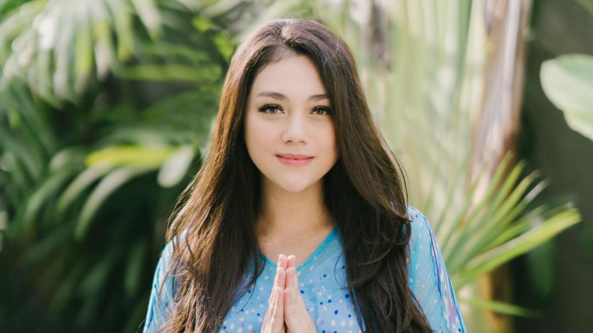 8 Artis dengan Nama Lahir yang Sangat Panjang - Entertainment Fimela.com