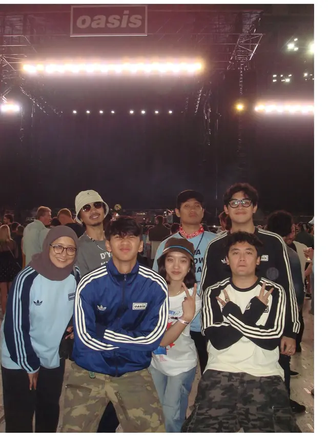 5 Potret Duta Sheila On 7 Nonton Konser OASIS di Australia, Kompak Bareng Keluarga
