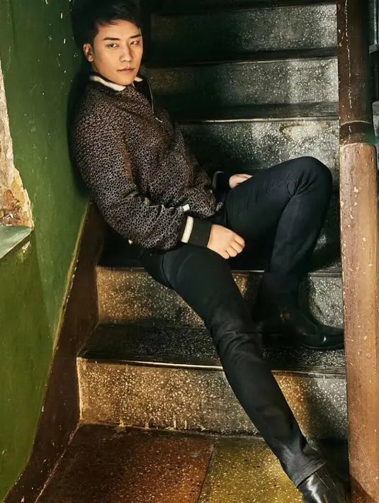 Tak ayal postingan foto ini pun mendapatkan beberapa tanggapan dari warganet. Sebagaian warganet fokus dengan ekspresi Seungri yang lucu, sebagian lainnya lebih tertarik dengan baju maknae BigBang itu. (Foto: instagram.com/seungriseyo)