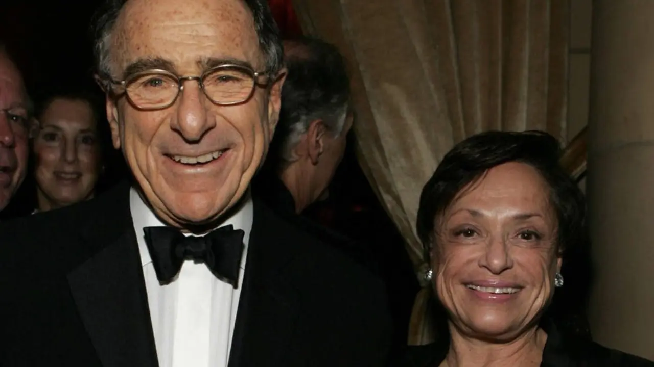 Foto Harry Macklowe bersama istrinya
