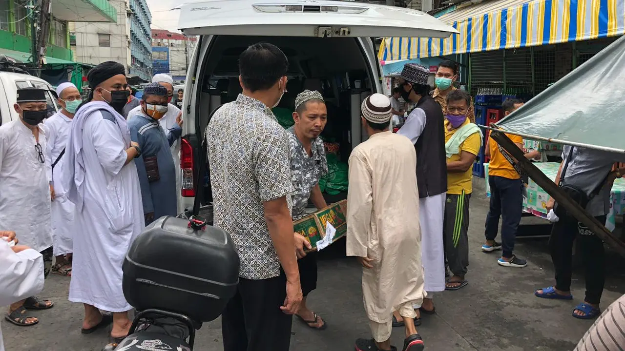 DKM At-Taqwa KBRI Manila sampaikan infaq bahan makanan dan obat-obatan kepada 19 WNI Jamaah Tabligh di Manila
