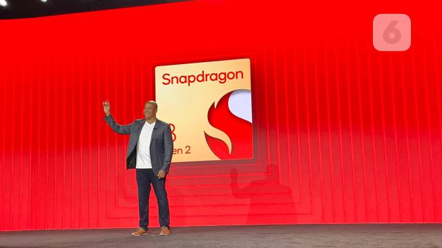 SVP and General Manager of Handsets, Qualcomm, Chris Patrick, saat memperkenalkan chipset Snapdragon 8 Gen 2 di Snapdragon Summit 2022. Liputan6.com/Yuslianson