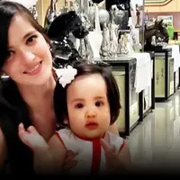 Tak ingin repot, Nia Ramadhani memilih mall untuk tempat quality time dirinya bersama keluarga