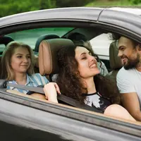 Mabuk perjalanan bisa mengganggu kenyamanan saat bepergian, tetapi ada cara sederhana untuk mencegahnya. Baca artikel ini agar kamu dan keluarga dapat terhindar dari ancaman mabuk perjalanan saat bepergian jauh. (Foto dok: Freepik/EyeEm).