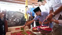 Cawapres nomor urut 01 Sandiaga Uno berziarah ke makam Bung Karno di Kota Blitar, Jawa Tengah. (Istimewa)