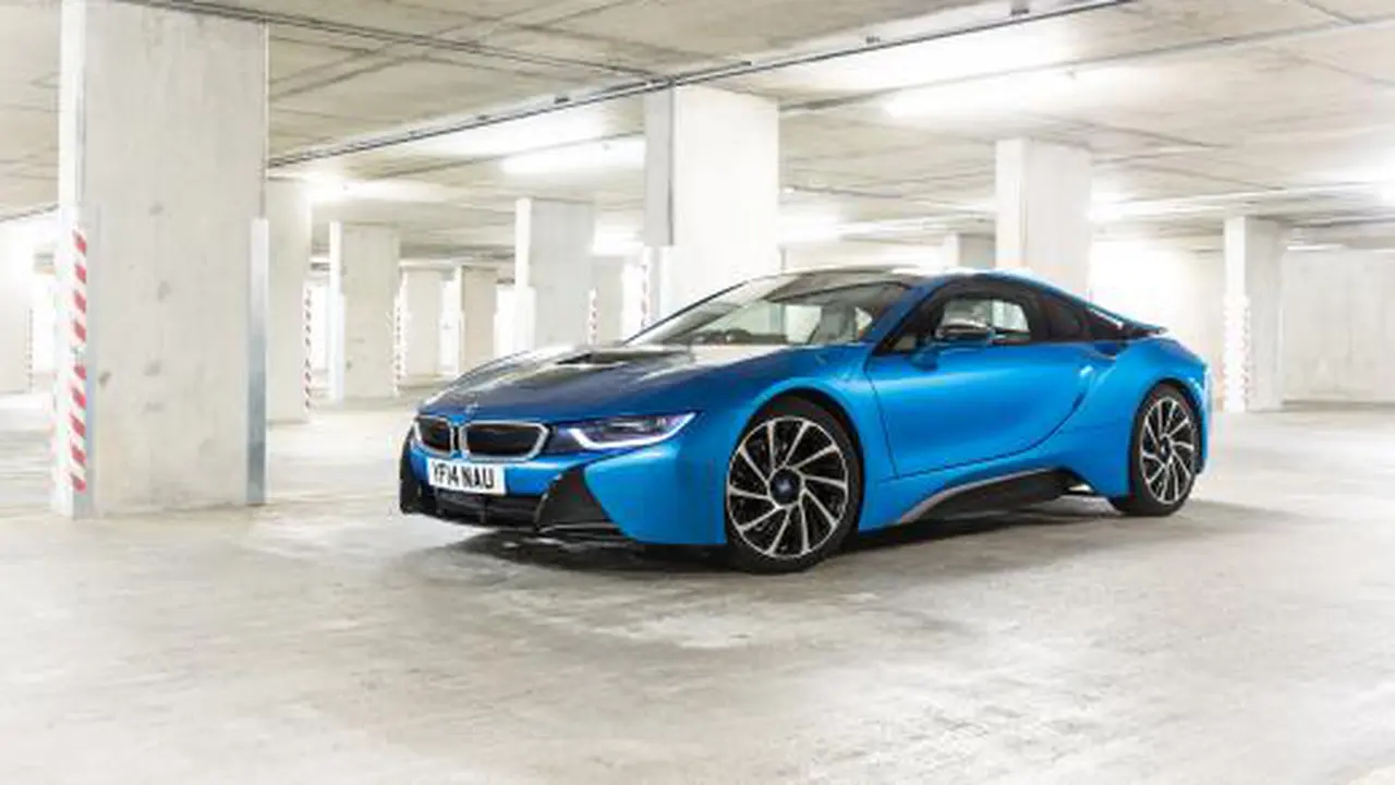 Mobil Sport Hibrida Lansiran BMW Ludes Terjual di Inggris