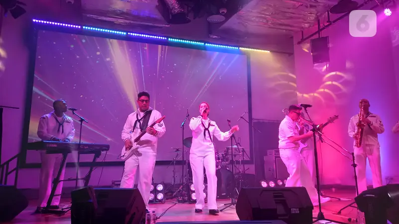 The U.S. 7th Fleet Band