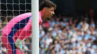 Kiper Manchester City asal Inggris #01, James Trafford, bereaksi selama pertandingan Premier League antara Manchester City dan Tottenham Hotspur di Stadion Etihad di Manchester, Inggris barat laut, pada 23 Agustus 2025. (Darren Staples/AFP)