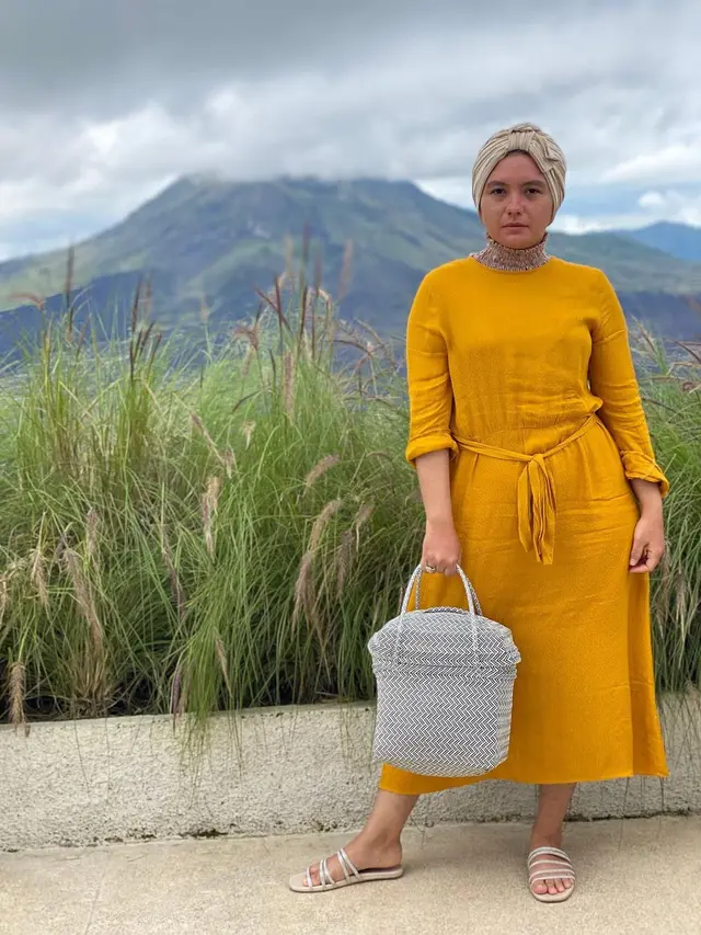 Foto Masa Sekolahnya Sempat Viral, Ini 6 Potret Istri Eko Patrio yang Awet Muda