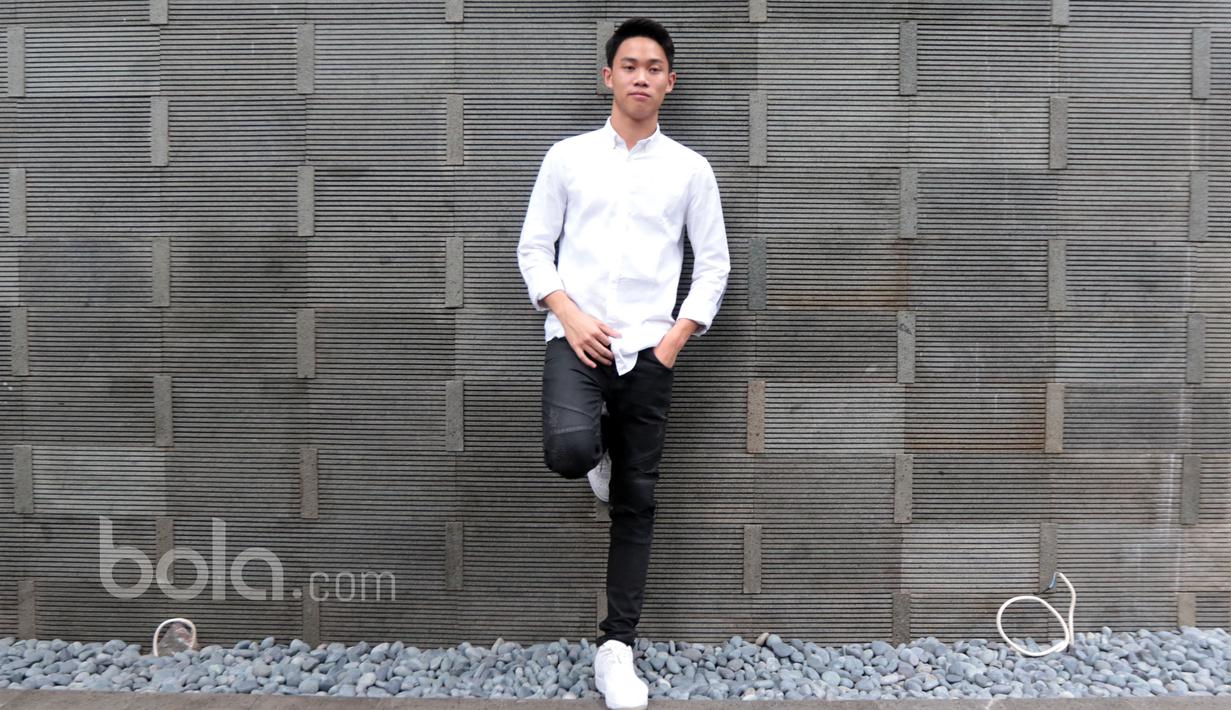 Presley Martono lahir pada tanggal 15 Juni 2000 dan memulai karir sebagai pebalap Gokart. (Bola.com/Nicklas Hanoatubun)