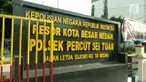 Tidak terima dibangunkan  saat tidur oleh orangtuanya seorang anak menyerang ibu kandungnya dengan pisau
